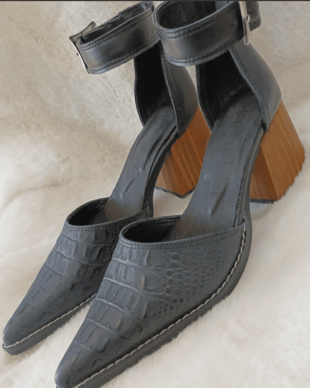 Stiletto negro